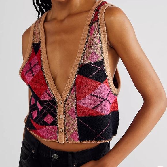 Free People Sweater Vest Tan Black Pink Argyle Cropped Size Small - Picture 2 of 8